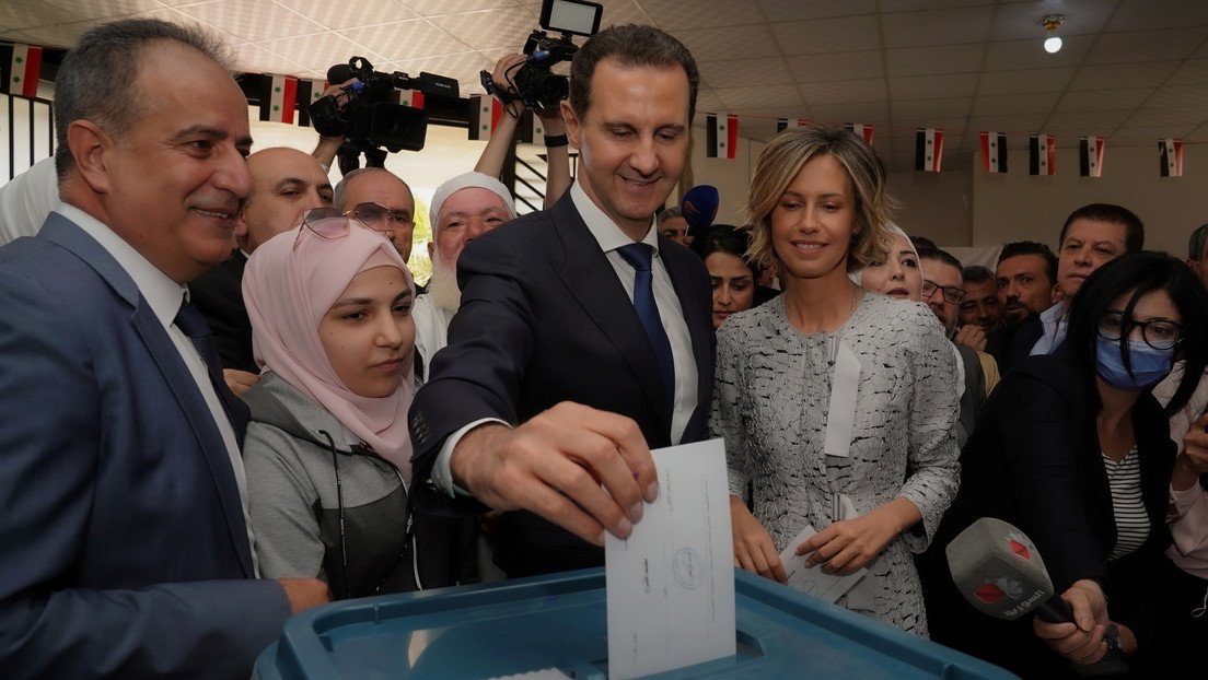 Mision_Verdad's tweet photo. El presidente Bashar al Assad gana las elecciones con el 95,1% de los votos, informa el presidente de la Asamblea Popular Siria, Hammouda Sabbagh. https://t.co/wFm22DK1r6