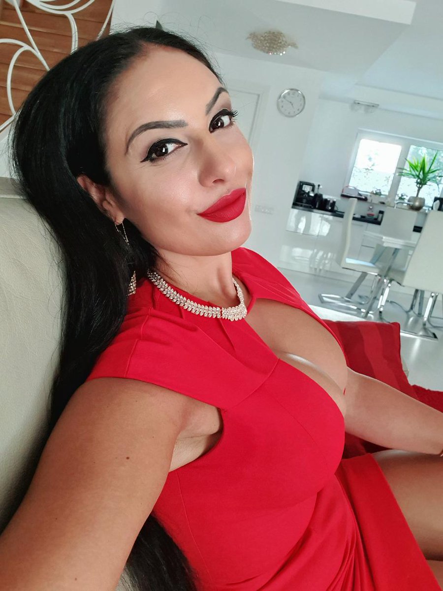 ♀️ The Matriarch (Ezada Sinn) ♀️ onlyEzada.com 🔞 tweet media