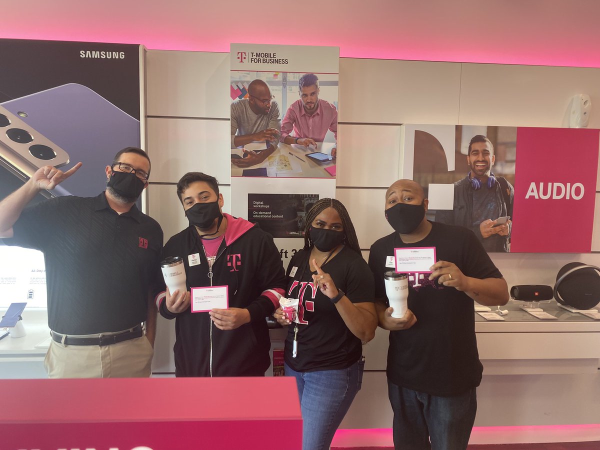 Double Celebrating in NOLA again with @thereal_ERICKA and her 3 Mobile Experts winning  #TFBFastFive  Tumblers & her store activating over 30 TFB lines being at 300% to plan and 100% ME participation @jestra09 @jboy1724 @JustinRayMoss1 @obwhiteo
