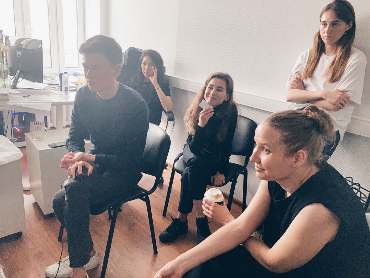 ASosova's tweet photo. На первой фотографии я удачно получилась на совещании, на второй - нам с Катей очень скучно, на третьей- пытаюсь убить себя пропуском от увиденной итоговой кучки несвязанной информации, которые выдал мастерсплан в котором они убили нашу идею ревитализации набережной Сочи https://t.co/0SuRSAsTuO