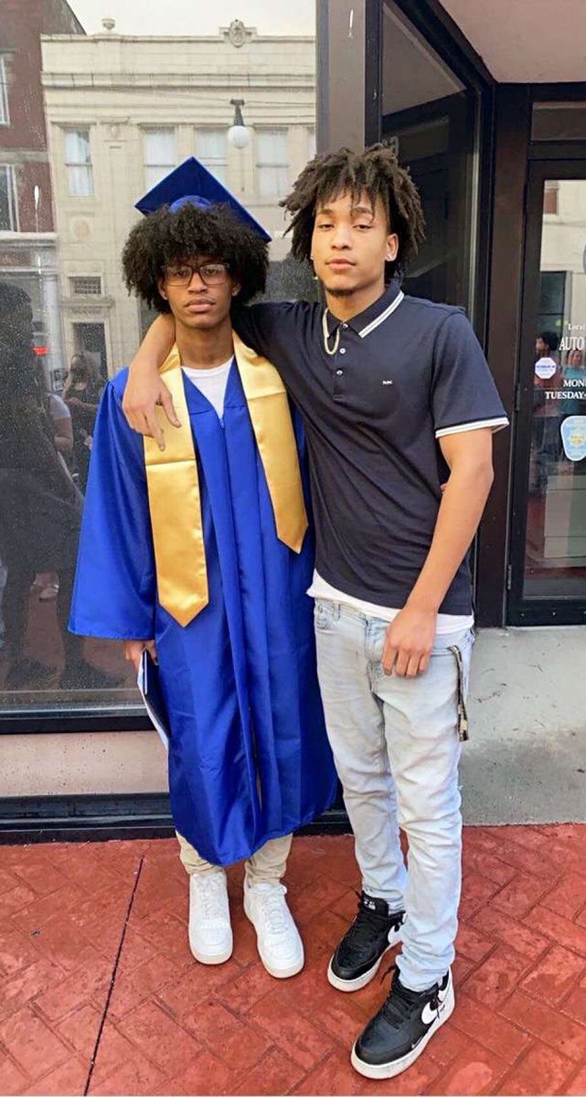 1k_Drian's tweet photo. Clearview It’s Been Real On The Road To Bigger And Better Things✌🏾🎓 https://t.co/D2rdzZHO2l