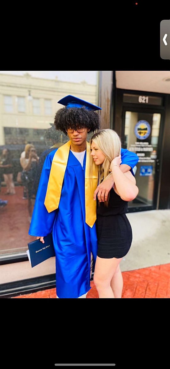 1k_Drian's tweet photo. Clearview It’s Been Real On The Road To Bigger And Better Things✌🏾🎓 https://t.co/D2rdzZHO2l