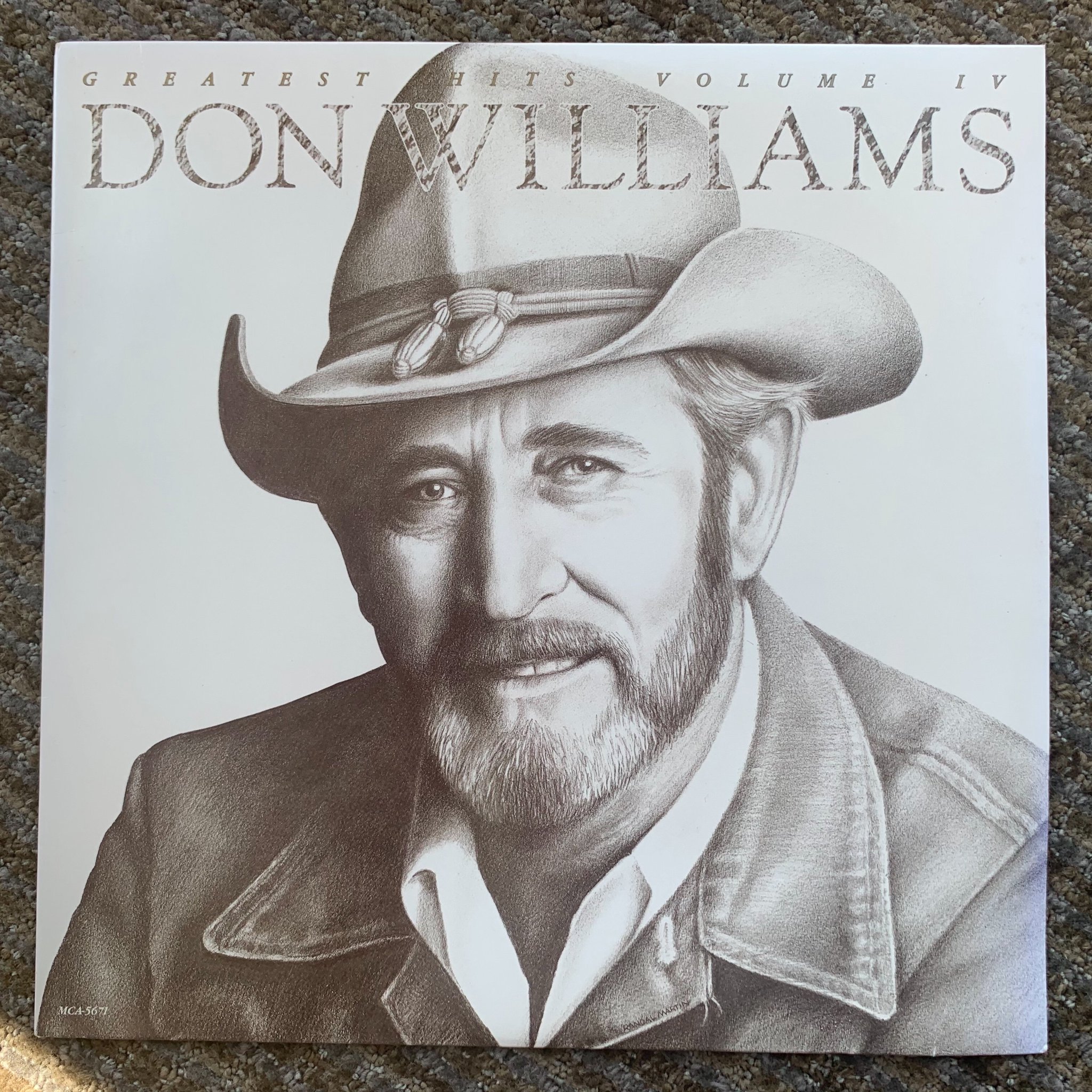 Let\s spin some vinyl today in honor of the late Don Williams\ birthday. The Gentle Giant!

 
