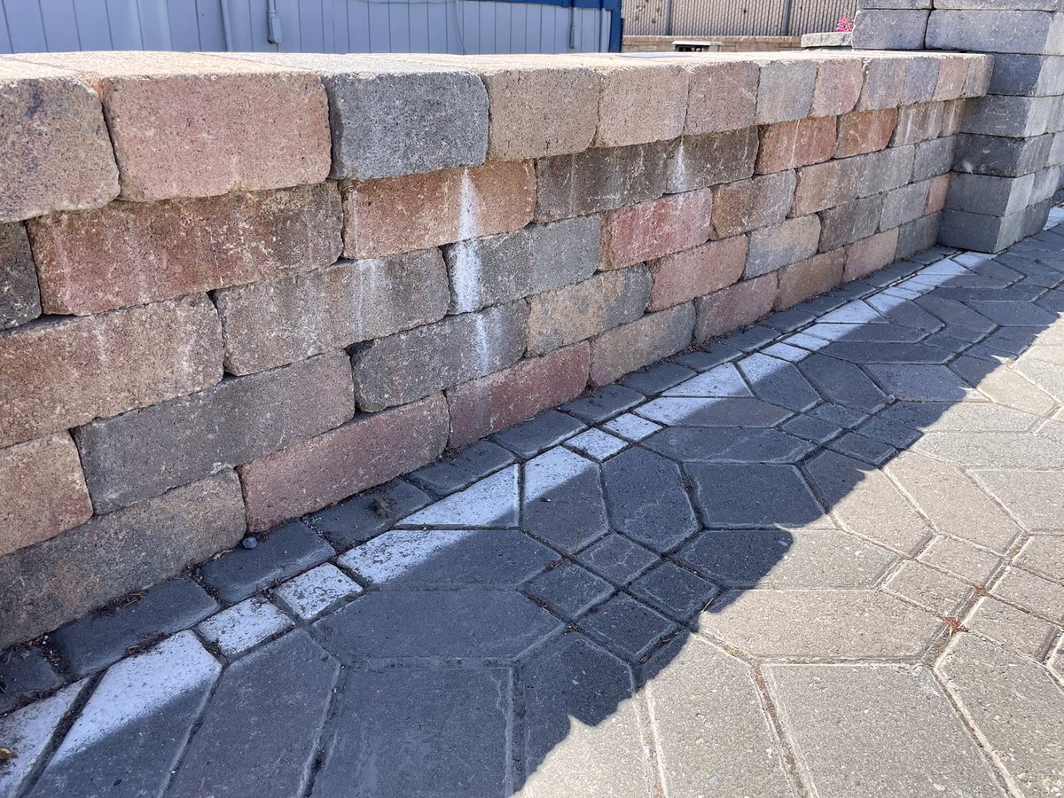 MaxEffort5's tweet photo. You don’t need to live with effervescence stains on your hardscape walls or pavers. Get the good stuff from @seksurebond and in a few minutes....life is good again. #EffloOff  available across the USA ! https://t.co/rwprWmdlG2