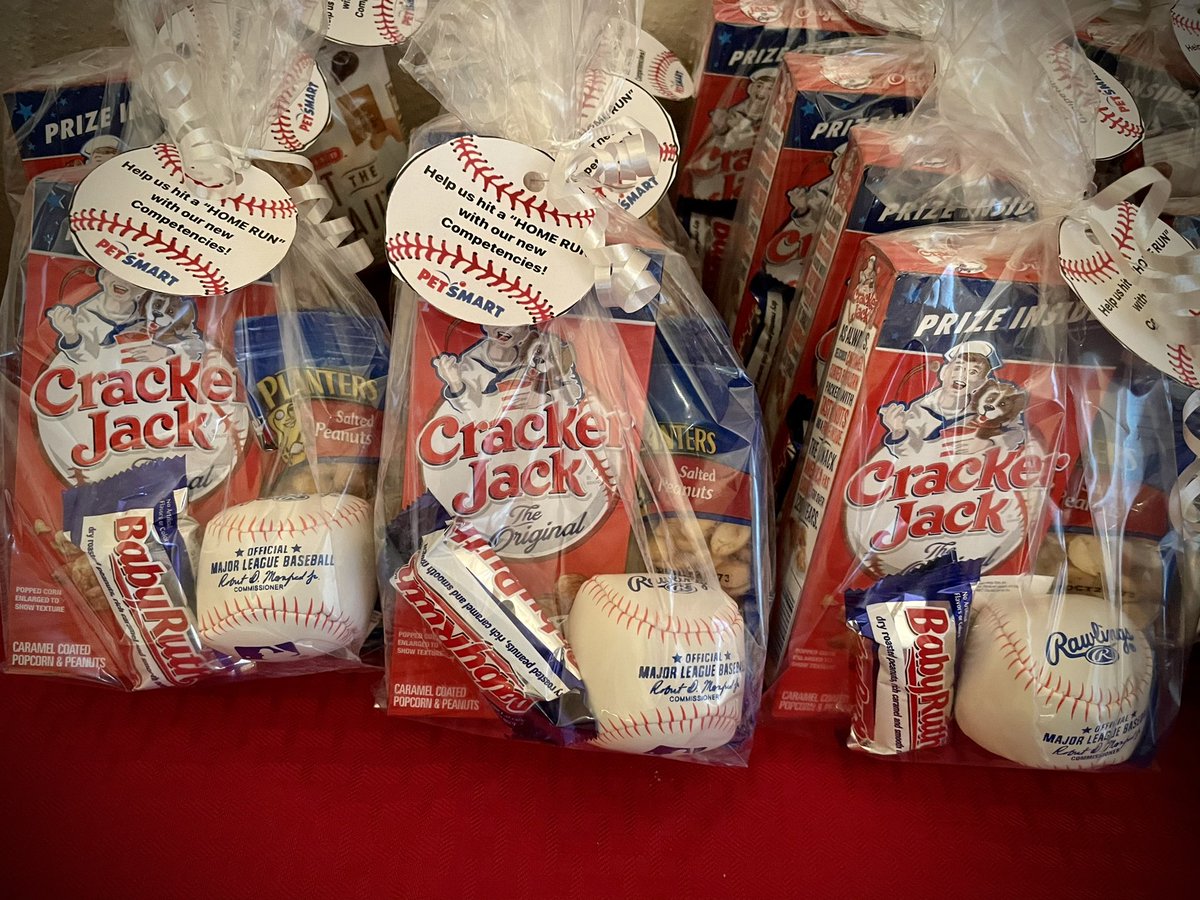 #TBT to last week, when we celebrated our “Hitting a HOME RUN with our new Competencies”!! @LifeatPetSmart <a href="/PetSmartAE/">Associate Engagement</a> <a href="/JenniferLGuinn/">Jen G</a> #PetSmartTeam198