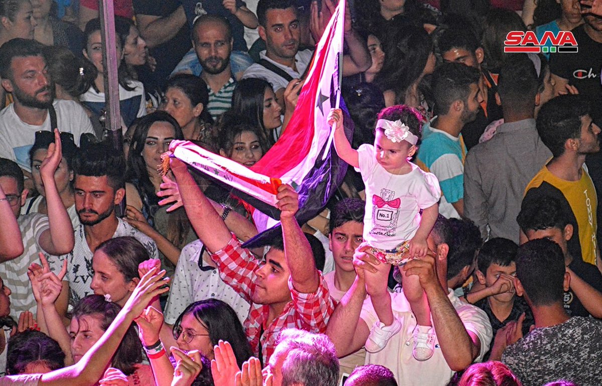 AydinlikGazete's tweet photo. Suriye'de seçim sonuçlarını kutlayan halkın coşkusu sürüyor.
https://t.co/8Netx8E9X1 https://t.co/v3wl422J8N