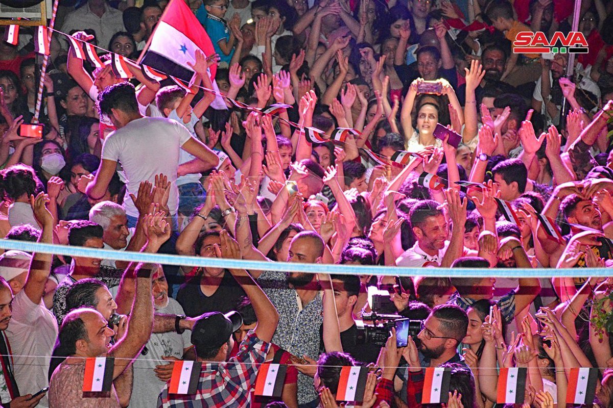 AydinlikGazete's tweet photo. Suriye'de seçim sonuçlarını kutlayan halkın coşkusu sürüyor.
https://t.co/8Netx8E9X1 https://t.co/v3wl422J8N