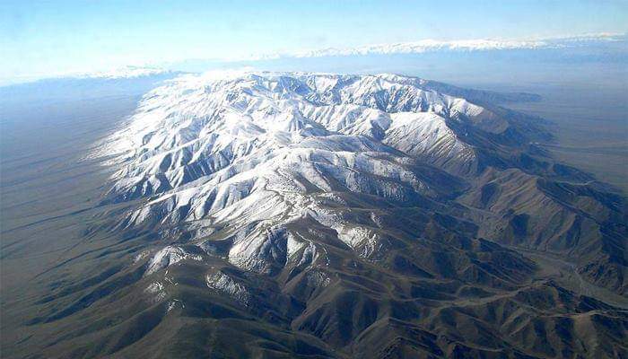 Адуучин хүү on Twitter: "Өглөөний мэнд. Жаргалант хайрхан уул онгоцны ...