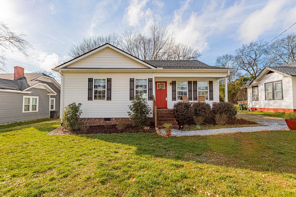 AlphaPropertySC's tweet image. FOR RENT $1495/month:
316 Pelham St 
Greer, SC 29651
Property Information Here: bit.ly/2TmE6fQ 
View additional listings here: alphapropertysc.com