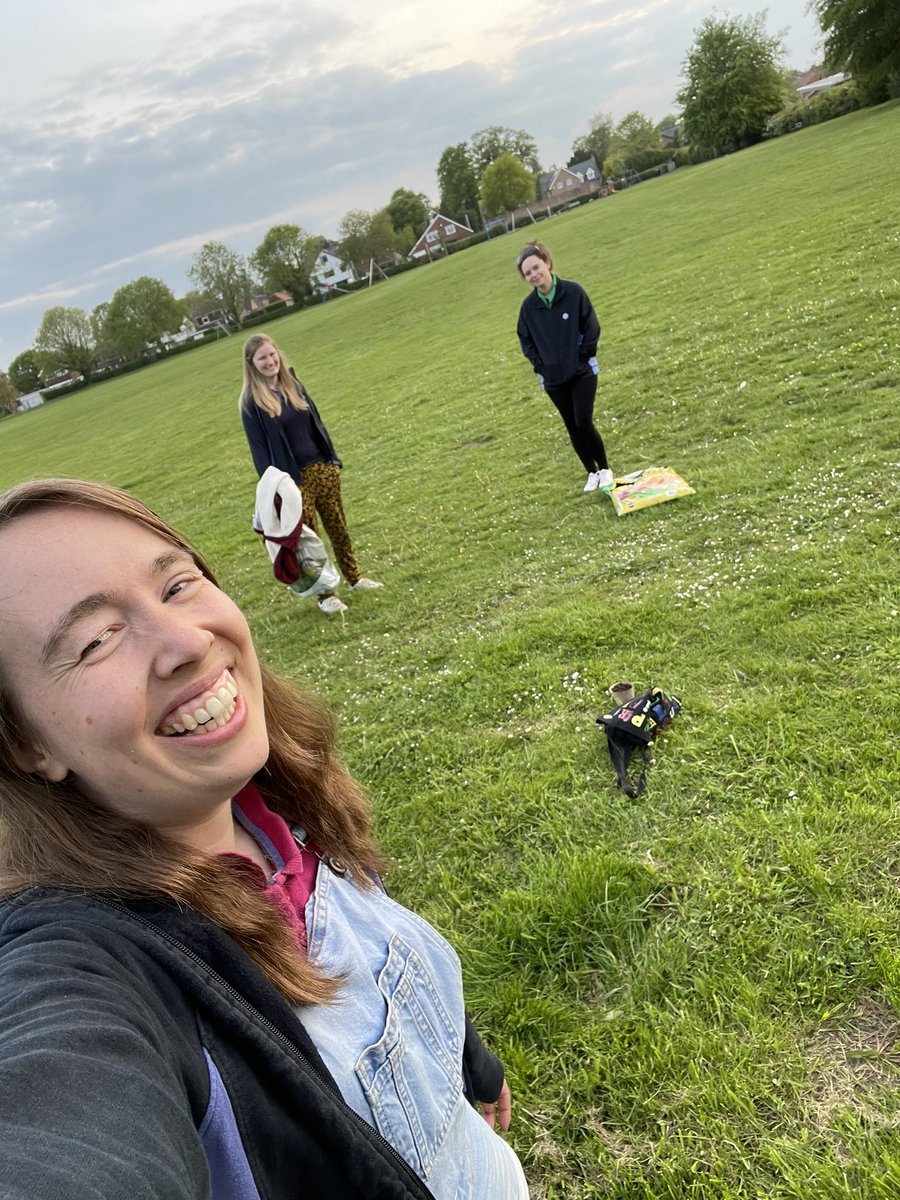 22ndYorkGuides's tweet photo. Almost 15 months later since our last, tonight we held a face to face Guide meeting! 💙 We planted sunflowers and ran around playing lots of games. It was wonderful! 🌻 https://t.co/0Dx1v1xZ4w