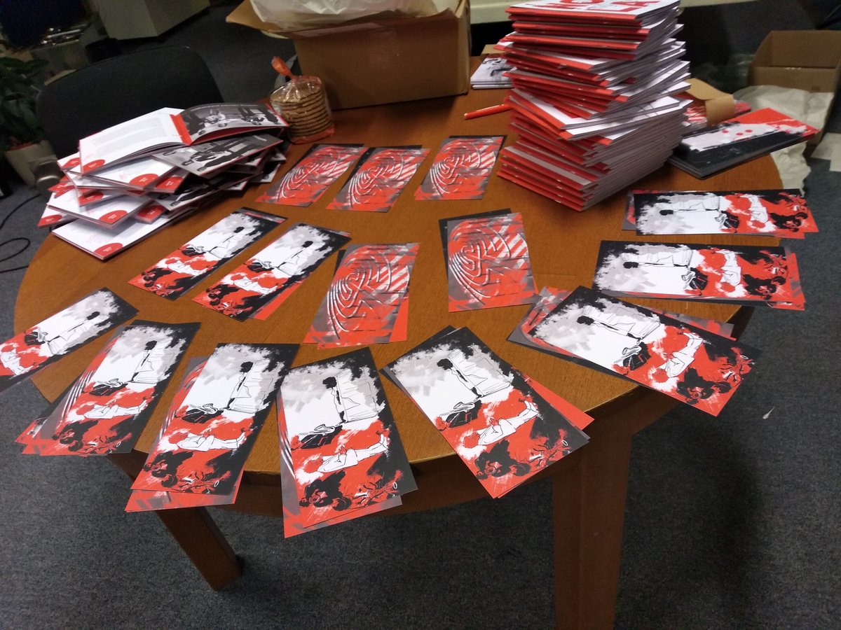 vibrrrant's tweet photo. Een half jaar geleden kwam RED's boekalbum #NOLA uit: onze kijk op New Orleans, geïllustreerd en vormgegeven door Quirine Reijman van @dezagerij. Natuurlijk hebben we de eerste exemplaren gesigneerd en van een persoonlijke boodschap voorzien. #tbt https://t.co/MYxhUNMxMl