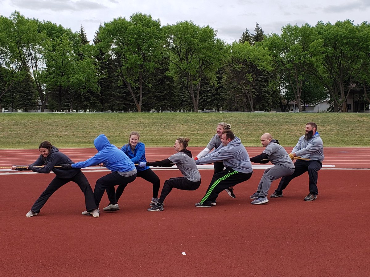BCBSNDJoVal's tweet photo. Tug-O-War @BCBSND , Go Team Blue!! @BcbsndE #CorpCupBCBSND #FMWFCorpCup https://t.co/ySzbB1QkLk