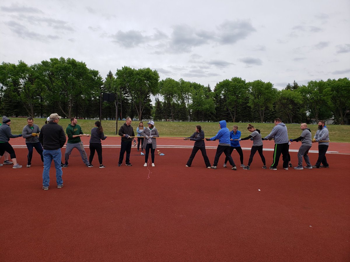 BCBSNDJoVal's tweet photo. Tug-O-War @BCBSND , Go Team Blue!! @BcbsndE #CorpCupBCBSND #FMWFCorpCup https://t.co/ySzbB1QkLk