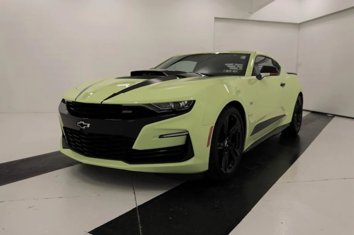 Amp up your daily driving with this 455 horsepower 2019 #ChevyCamaro! bit.ly/3hWtr5N