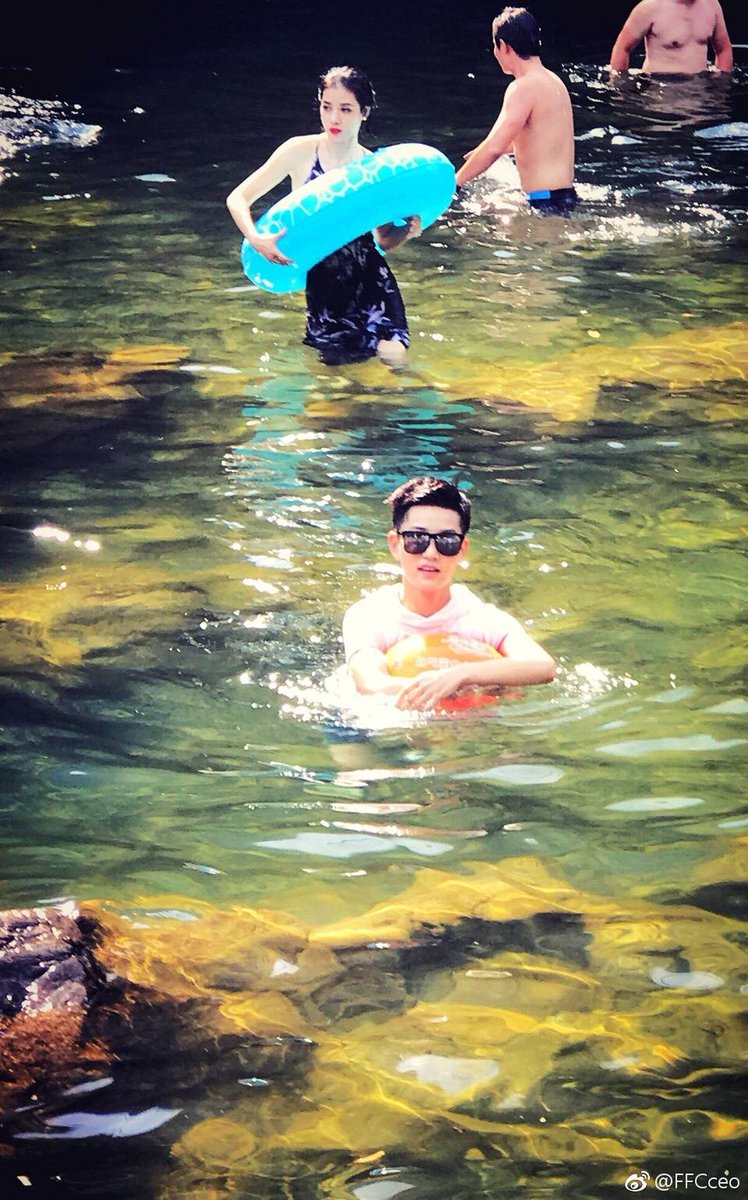 oldfxr's tweet photo. its green,,, like green water ( 1 / 3 )

[ #彭兮晨 #陆柯燃 #PenXichen #LuKeran #Xichen #Keran #FANXYRED #Acrush ] https://t.co/0ahlXwcoT1