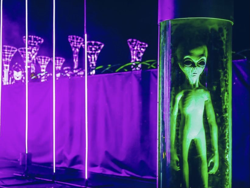 New Episode! The Wright Patterson Air Force Base has been listed right alongside Area 51 and other top places that have UFO and Alien conspiracies. Could this be a site that stores UFO debris, alien technology, and conducts experiments on alien life forms?Linktr.ee/Curlyconspirac…