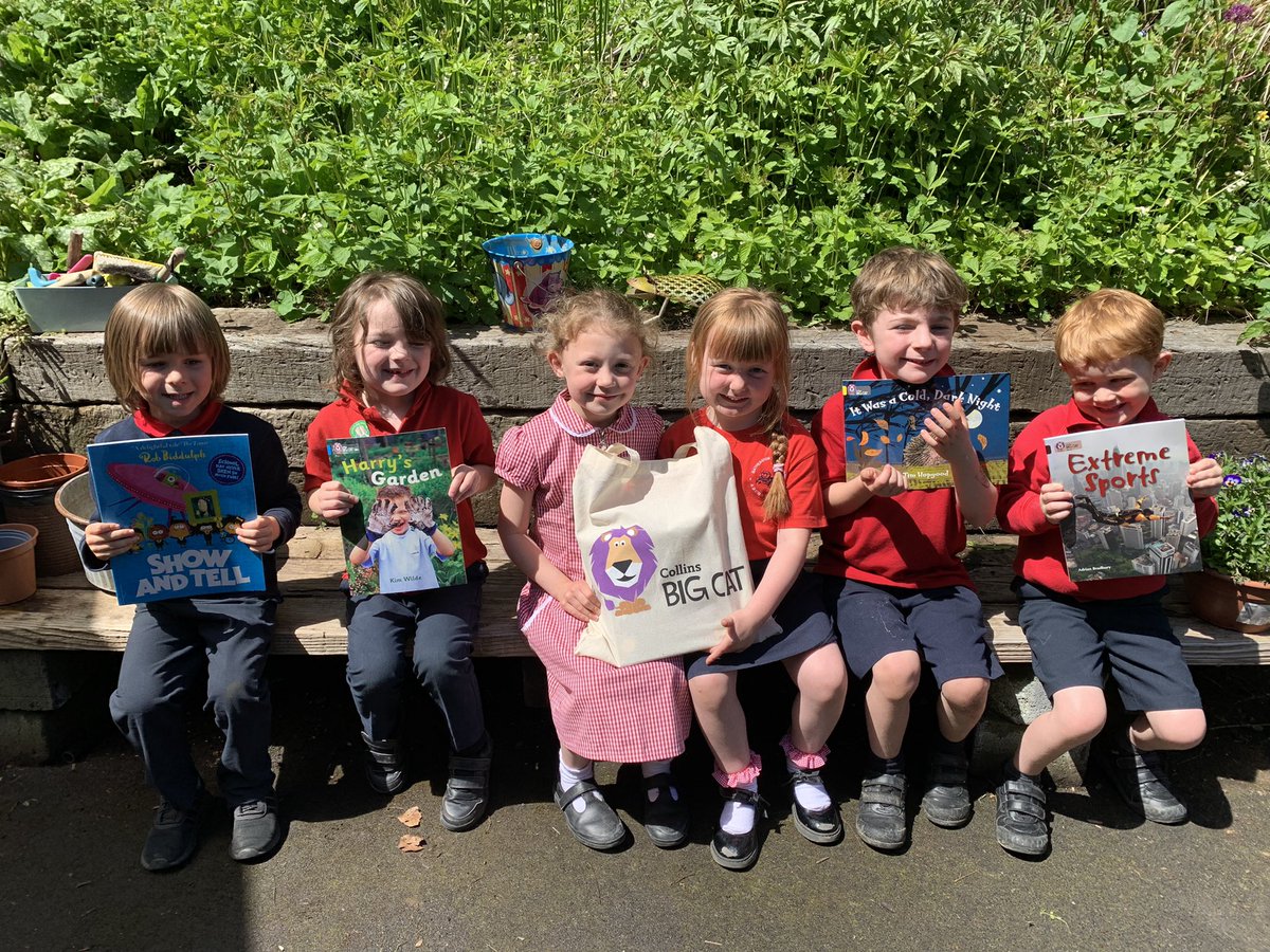 BatheastonPri's tweet photo. Look what arrived in the post today, a big bag of books! Thank you Big Cat Collins for your very generous gift. Apple Class were so excited and wanted to say THANK YOU!! #bigcatcollins #CollinsPrimary https://t.co/LcdHP4fkoL