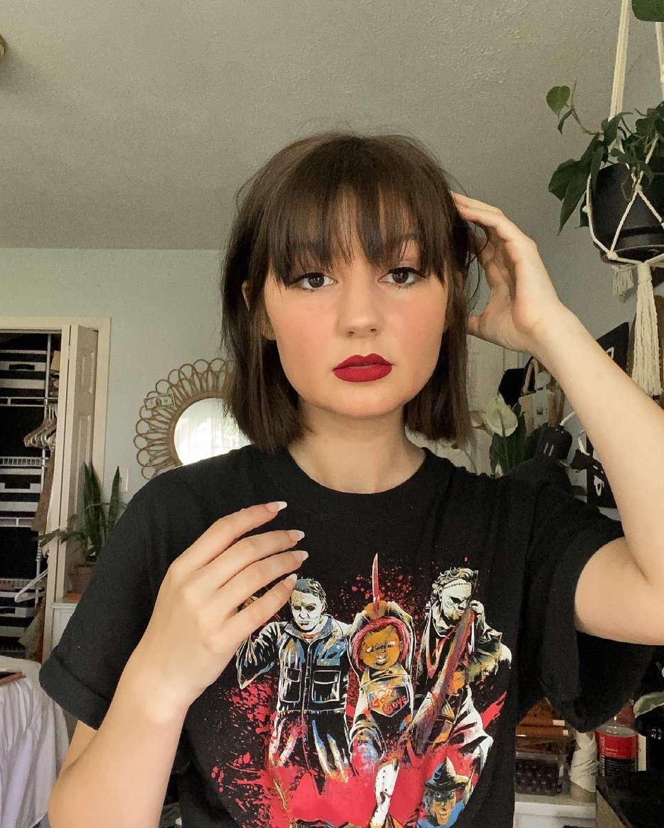 OctoberShoppe's tweet photo. not related to creating or art but I dyed my hair back to dark yesterday and I thought I’d share bc I’m really happy with how it turned out 🌚🖤✨ https://t.co/AltrSXu3vj