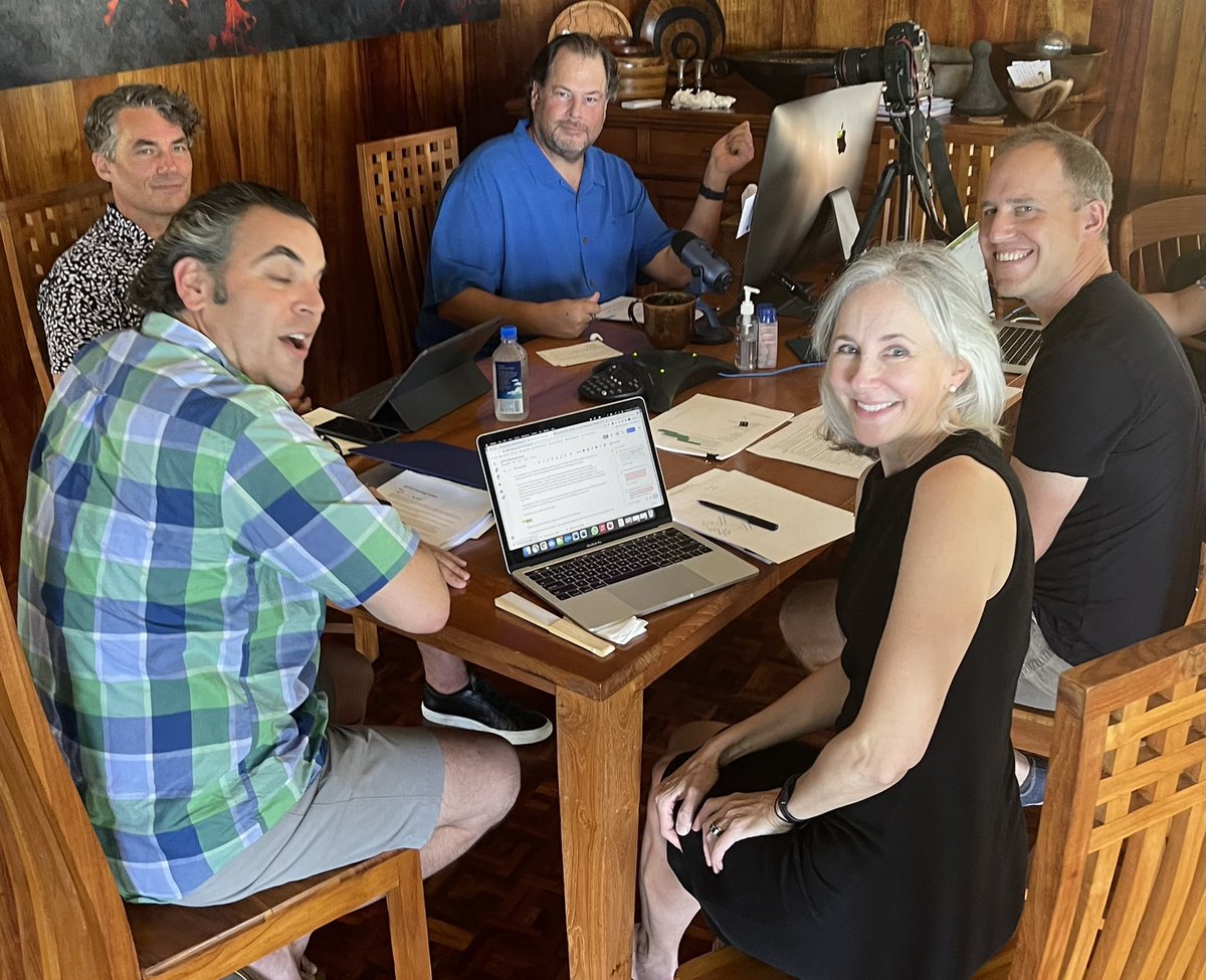 Benioff's tweet image. Salesforce Growth:

2022 $26B (guidance)
2021 $21.25B
2020 $17.1B 
2019 $13.2B
2018 $10.5B
2017  $8.4B
2016  $6.7B
2015  $5.4B
2014  $4.1B

Thank you Ohana! ❤️
From 1st Earnings Call Inside.  (We’re all vaccinated!)