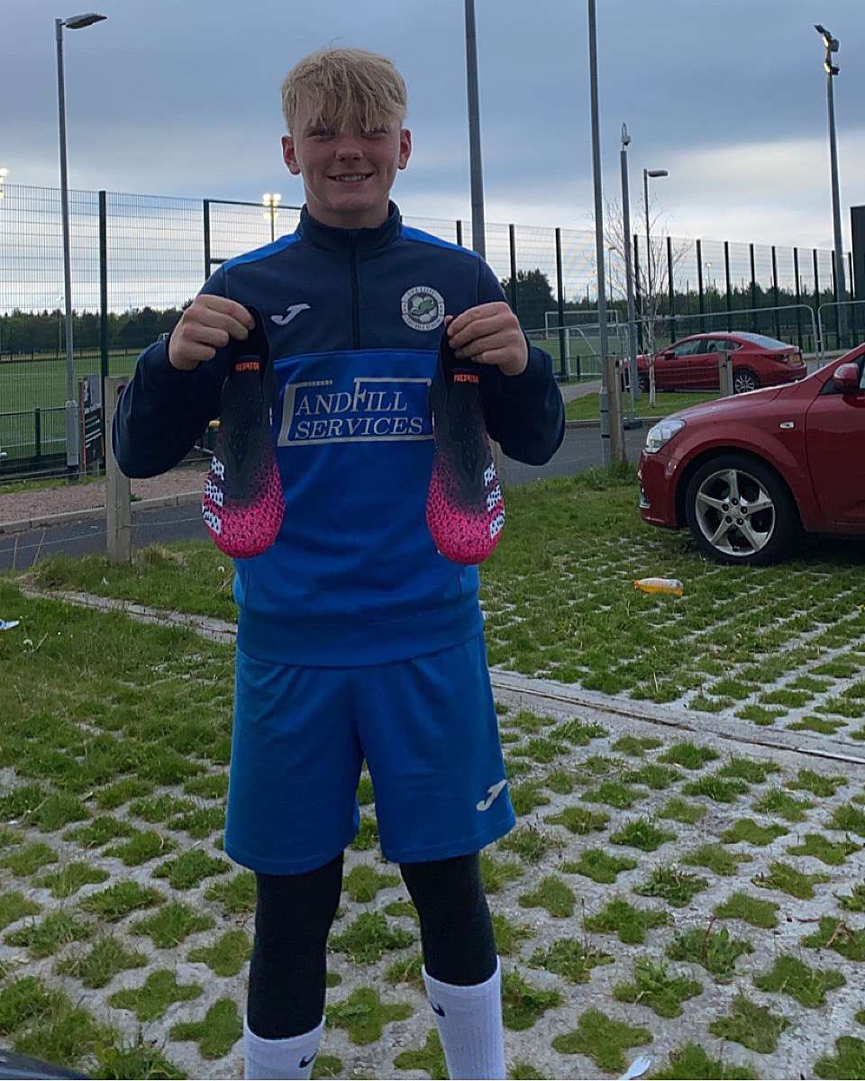 ColeMiller_2007's tweet photo. can’t wait to try out my new boots in a game #fifeelite07 #goalkeeper ⚽️🧤 https://t.co/MAeGrF2r7K