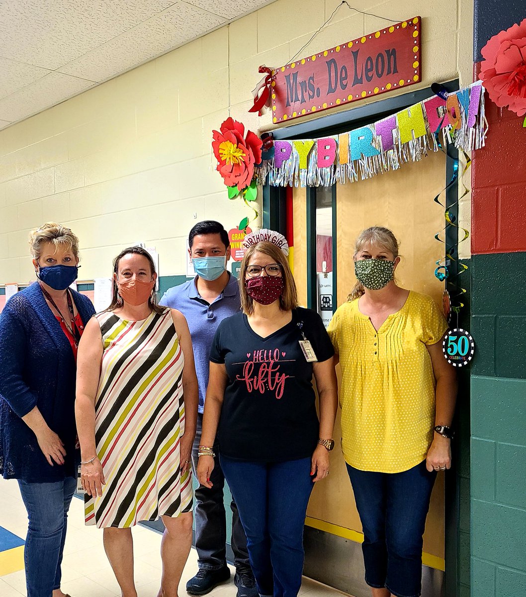 teresadeleon527's tweet photo. It's my birthday and we're celebrating a successful school year!! Wearing these masks has had its challenges. #itsmybirthday #hellofifty #CarnahanCamp #BackTogetherBetter #myteamrocks https://t.co/ob5nqi7dKT