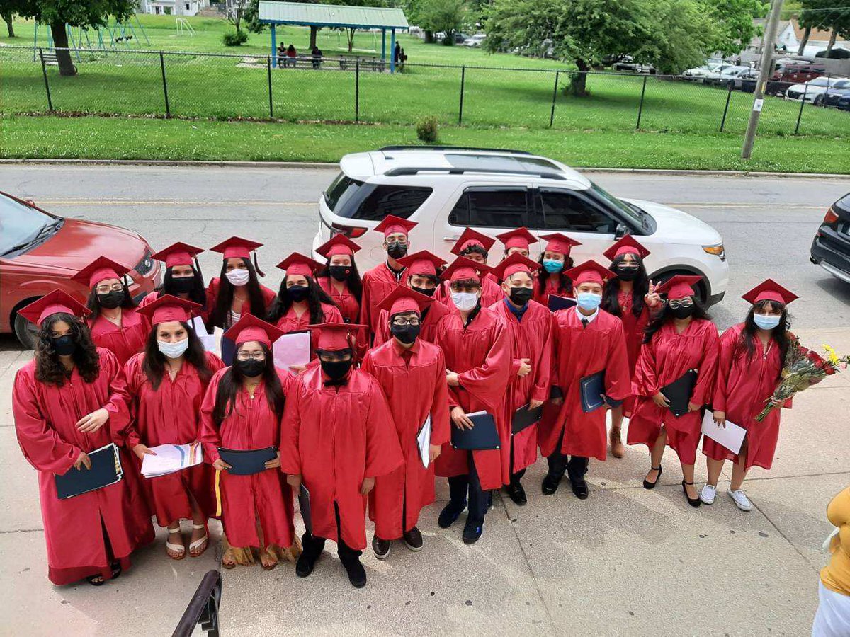 stanthonyindy's tweet photo. What a joyful day celebrating all that this 8th grade class has accomplished (including over a year of school during a pandemic)! Congrats #ClassOf2021 #StAnthonyIndy https://t.co/ILraDtuRfX