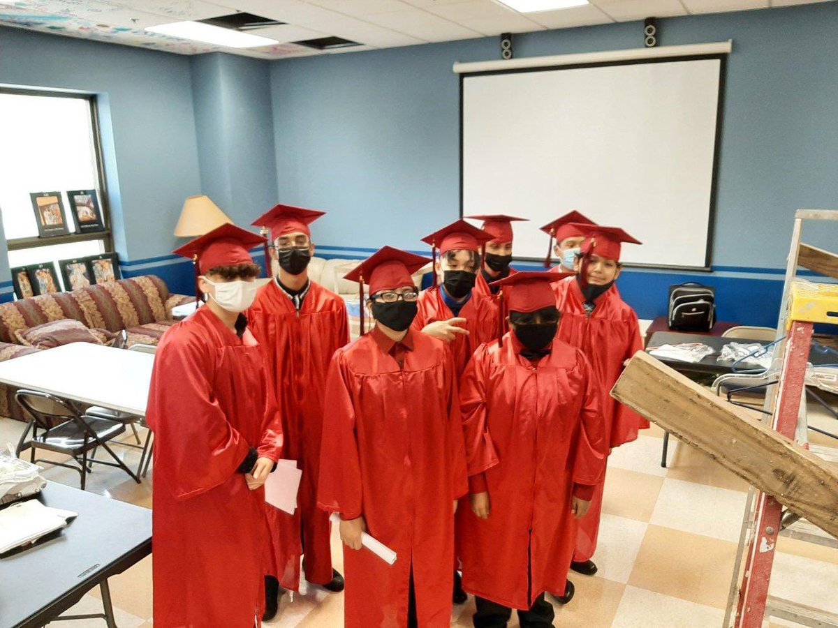 stanthonyindy's tweet photo. What a joyful day celebrating all that this 8th grade class has accomplished (including over a year of school during a pandemic)! Congrats #ClassOf2021 #StAnthonyIndy https://t.co/ILraDtuRfX