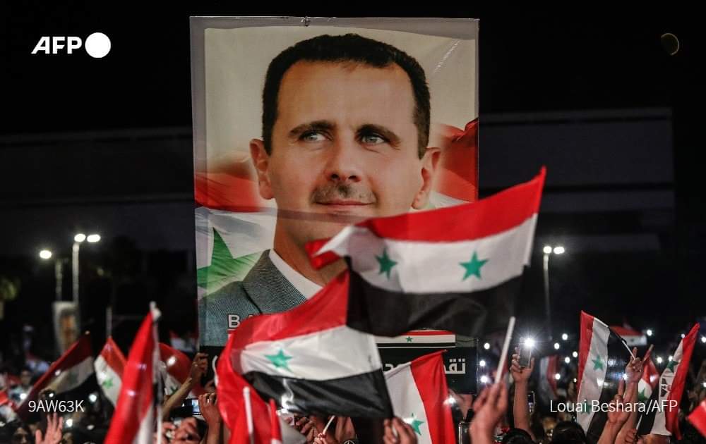 fiofiorangela's tweet photo. Come da pronostico Bashar al #Assad vince le elezioni con oltre il 95% dei voti. 4° mandato per l'uomo che grazie alla #Russia è riuscito ad evitare la distruzione della #Siria auspicata dai governi occidentali. Assad 13 mln voti, Mehri 870 mila, Abdullah 213 mila #syrianelection https://t.co/GVz6QgLEay