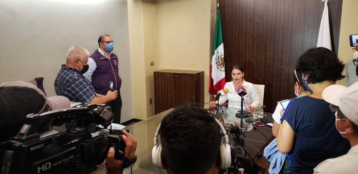 #Elecciones2021 La Presidenta del <a href="/E_SocialHidalgo/">Partido Encuentro Social Hidalgo</a> <a href="/SharonMontielS/">Sharon Montiel</a> hace un fuerte llamado al <a href="/IEEHidalgo/">Instituto Estatal Electoral de Hidalgo</a> para atender resolución de Sala Toluca, durante una conferencia de prensa.