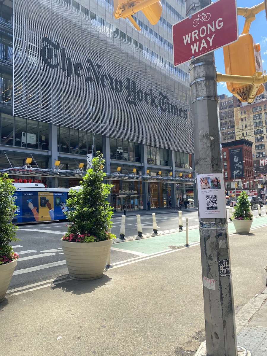 seanzwilson's tweet photo. Spreading the word in NYC pt. IIπ @NFL @nflcommish #NFL #NFLRetire40 #Retire40 #PatTillman #PT40 βπΌπ in bio https://t.co/Q4ObkNALLw