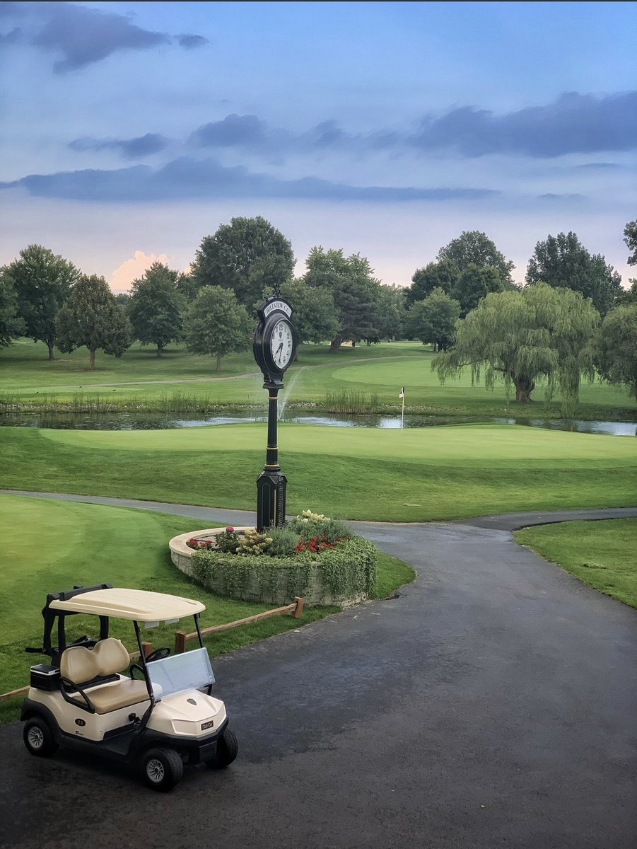 HillviewCC1926's tweet photo. We hope you are able to share this view with others over the upcoming weekend! #hillviewcc https://t.co/176tYKJkxZ