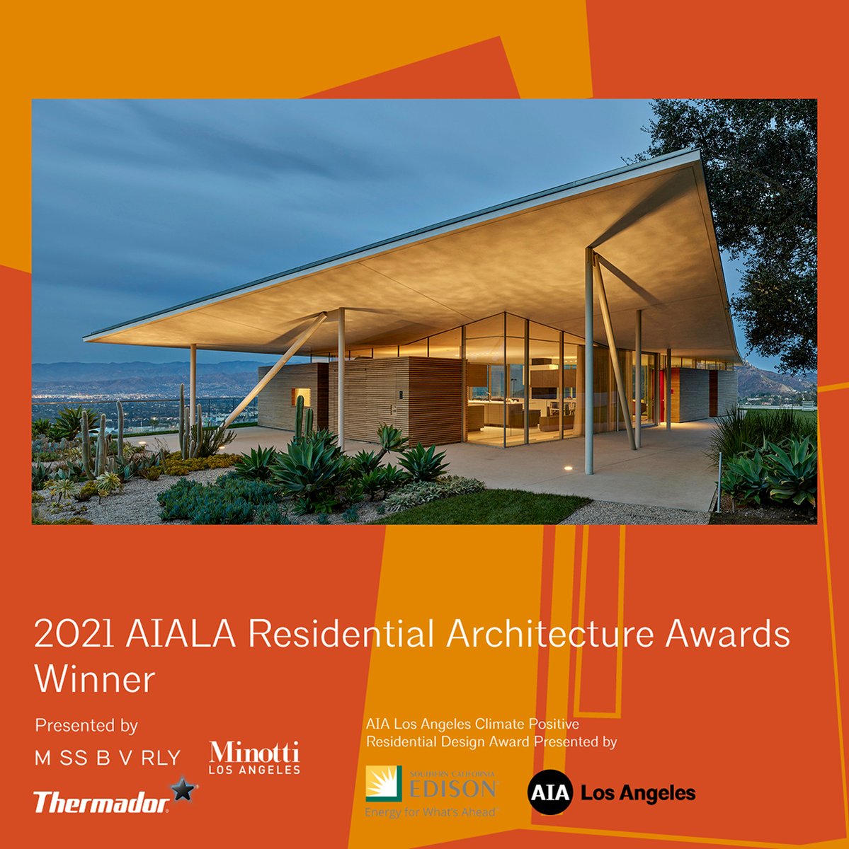✨California House wins 2021 Design Award of Merit from @AIALosAngeles Residential Architecture Awards. Congrats to all the winners. #aiala #aialawards #designforliving #californiamodern #gluckplus #architectleddesignbuild 

(Photo: Tim Hursley)