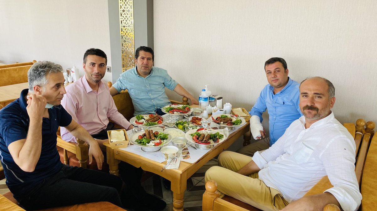 kenanbayuktv's tweet photo. Şeref İlhan,Mehmet Atçı,Emin Tapan ile birlikte Abdullah Şihanlı kardeşimin davetine icabet ettik.
Kesene bereket kardeşim.

Unutmayın sakın..

Cömertin malı şifa,Cimrinin malı hastalıktır. https://t.co/P5bbRU3npz