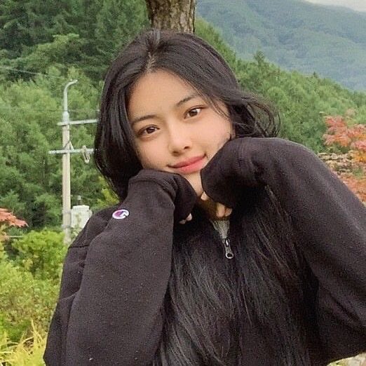 S4NWKTH's tweet photo. happy Bada day 🤍
-
#HappyBadaDay #Bada #KimBada https://t.co/7Ytl2sgopb