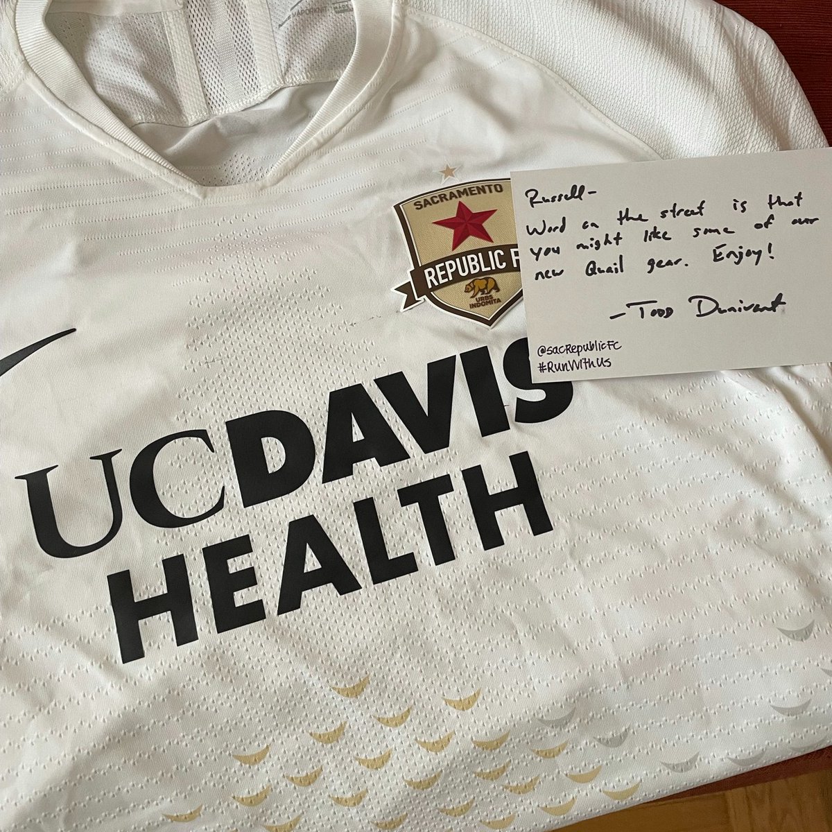 zmaniacz's tweet photo. Thanks @ToddDunivant @SacRepublicFC ! It's gorgeous!
#RunWithUs https://t.co/n5kh3lj3ib