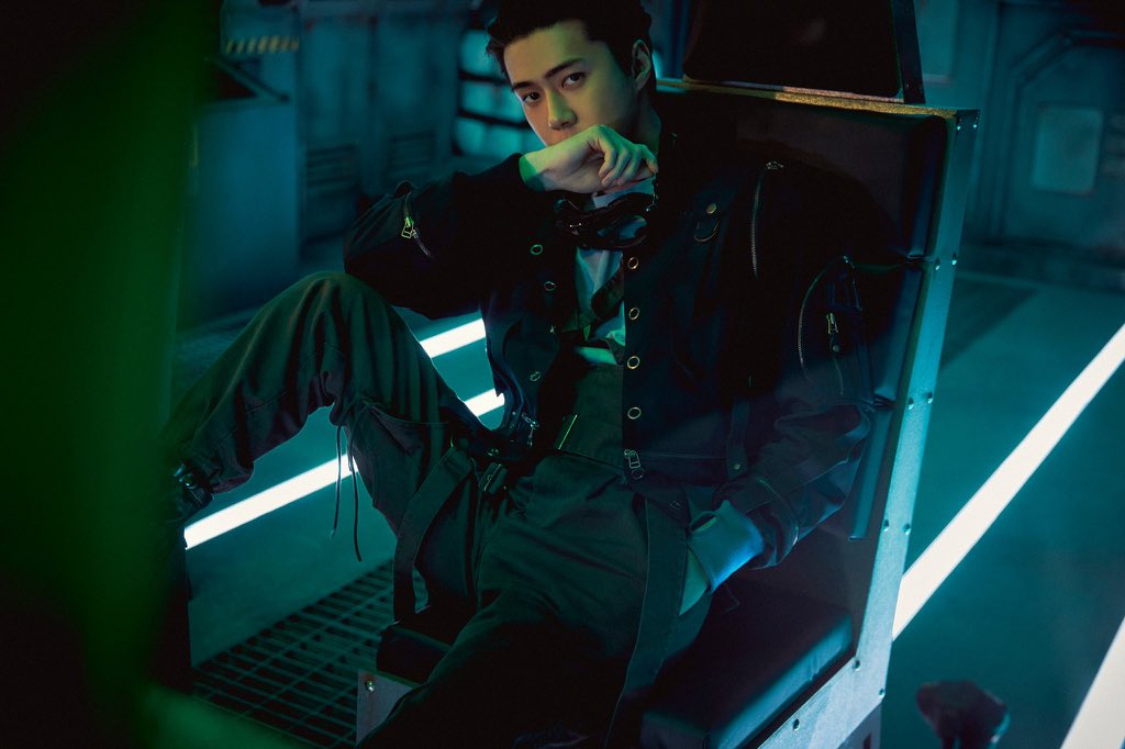 imyournanaa7's tweet photo. EPISODE 02. ONE GIANT LEAP

EXO 엑소 Special Album [DON'T FIGHT THE FEELING]

🎧 2021.06.07. 6PM KST

#엑소 #EXO #weareoneEXO
#DONT_FIGHT_THE_FEELING
#EXO_Targeted_Teaser1
#EXO_EPISODE2
#BAEKHYUN_Targeted
#KYUNGSOO_Targeted
#SEHUN_Targeted 
@weareoneEXO https://t.co/hy2A5bB6Sa