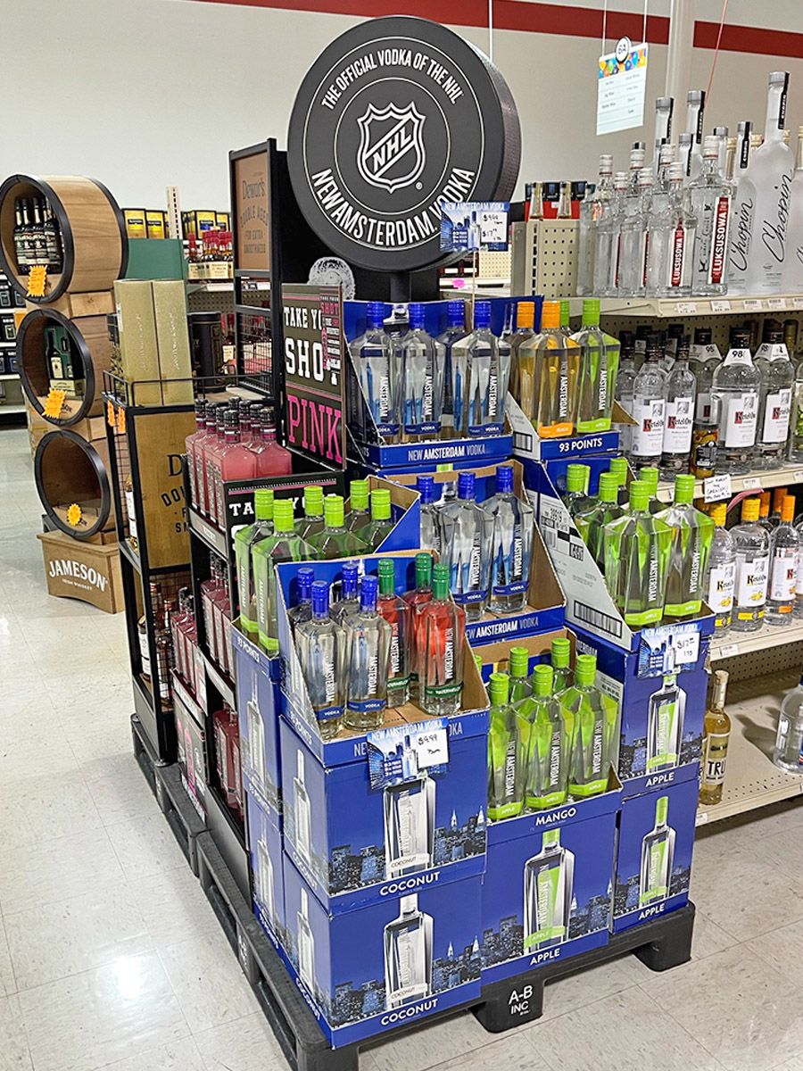 Refresh your summer with <a href="/NewAmsterdam/">New Amsterdam Vodka</a> and Louisville Party Center. #HowWeParty