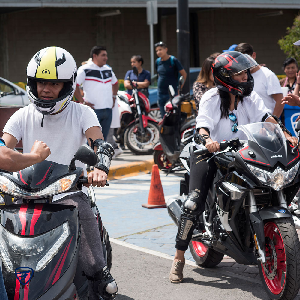 ItalikaOficial's tweet photo. ¡Recuerda, piloto! 😏
Contamos con Sesiones de Manejo Básico para adultos y Sesiones de Cultura Vial para niños en la Mini Ciudad #ITALIKA. Sólo debes registrarte en: https://t.co/tJeRtxHL5V
#ElMotorDeTuVida
#CulturaVialITALIKA
#PilotoResponsable
#RodandoSeguro 
#Love30 https://t.co/wR82CTTPix