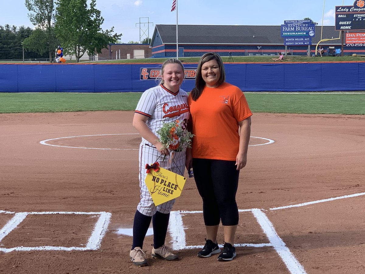 K105sports's tweet photo. Congratulations to the Grayson County softball senior class of 2021: Gracie Franklin, America Jarboe and Autum Riggs. 

Not Pictured: Brianna Dennis https://t.co/Km1qkgAWin