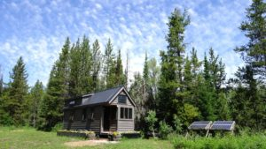 AmPremierIns's tweet image. Off the grid living may seem like a challenge, but the pros far outweigh the cons for homeowners that no longer desire modern conveniences or want to lower their carbon footprint. Learn more here:

ow.ly/KNSx50EEt60

#AmericanPremierBlog #HomeInsurance