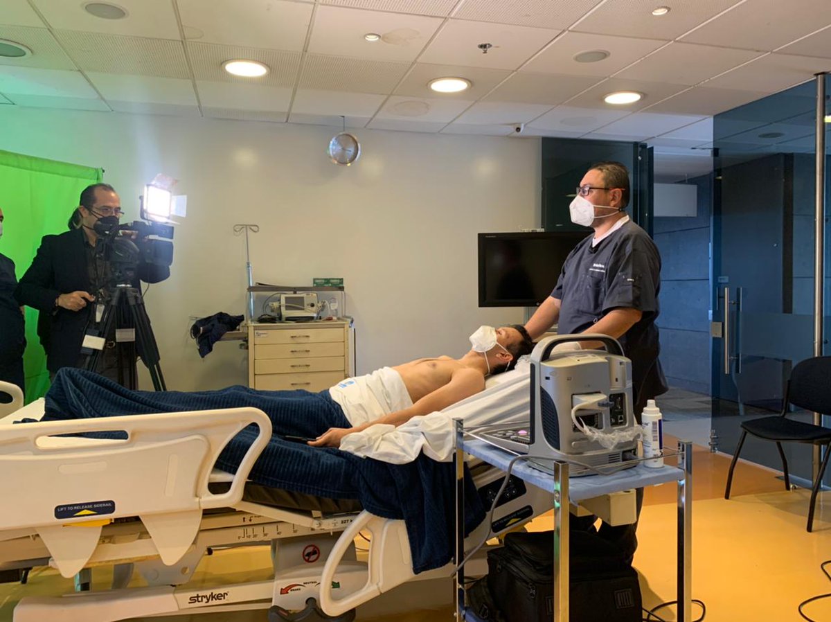 ForumInt_cc's tweet photo. Working on RAceVA #ultrasound #venous #criticalcare, #intensivecare   with @AndresFFR_Nurse , @Jugaestosar , @ForumInt_cc https://t.co/04pkranD4V