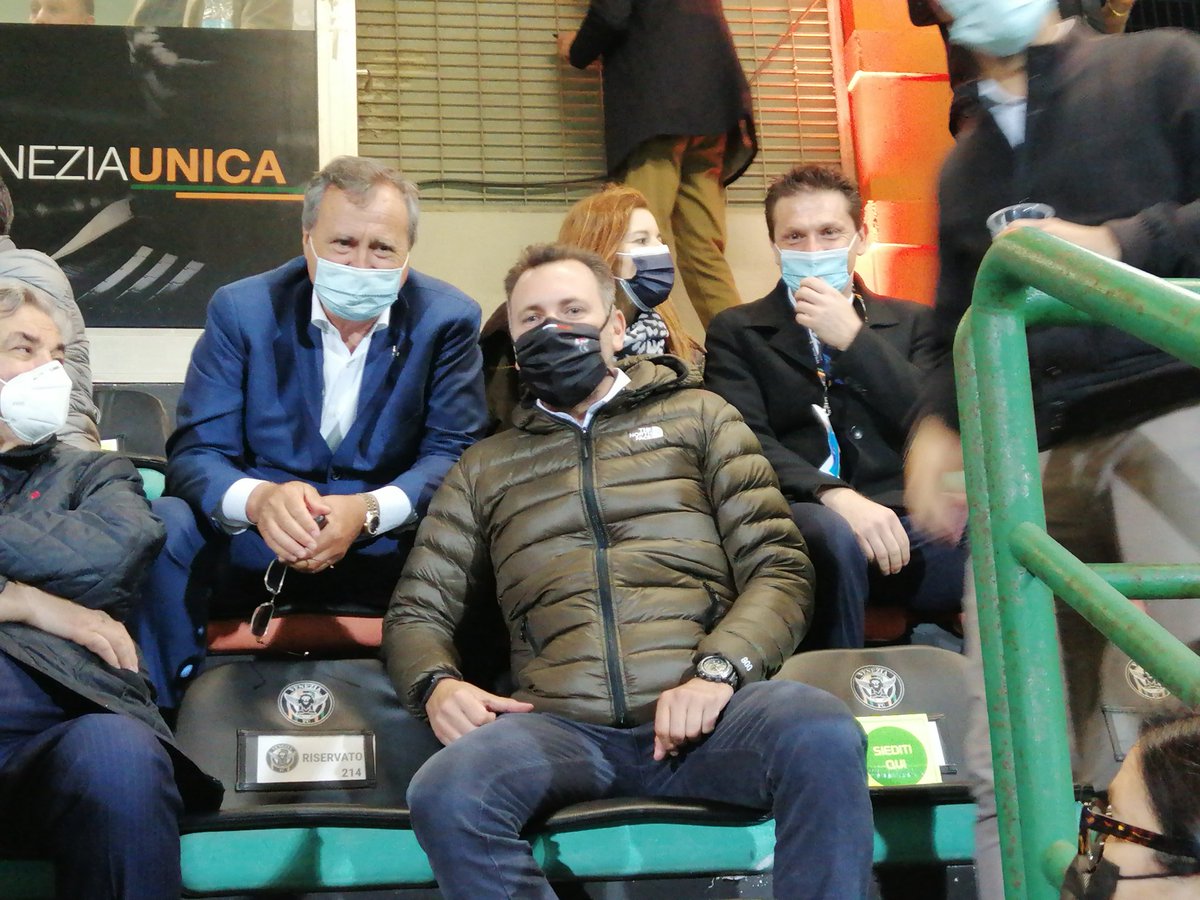 comunevenezia's tweet photo. #Calcio #Playoff21
Dopo vent'anni il @VeneziaFC_IT torna a calcare i campi della @SerieA
π Il sindaco @LuigiBrugnaro: "Un'emozione fortissima. Grazie dalla cittΓ a squadra, societΓ e tifosi"
π https://t.co/Z0o2OTwdOq https://t.co/9y1yhmwOl0
