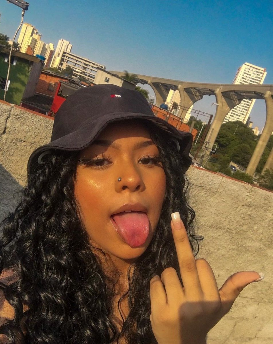 Vrg_vann's tweet photo. Não Mude Pelas Pessoas, Mude Por Você✨❤️ https://t.co/SpLkv1j0ew