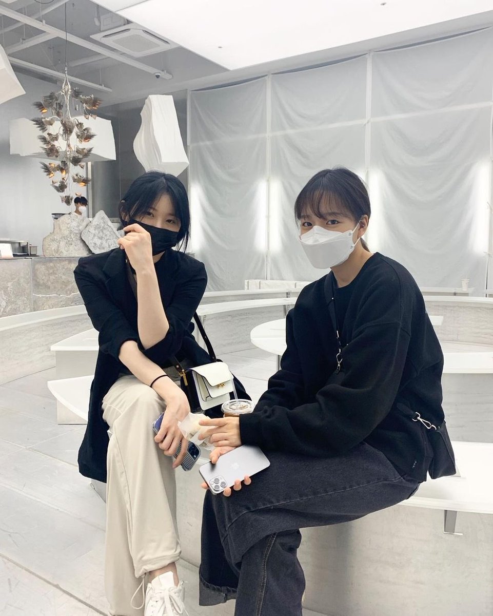 s39hyewonnn's tweet photo. IZ*ONEちゃん密会(?)まとめ https://t.co/U9802XZxcn
