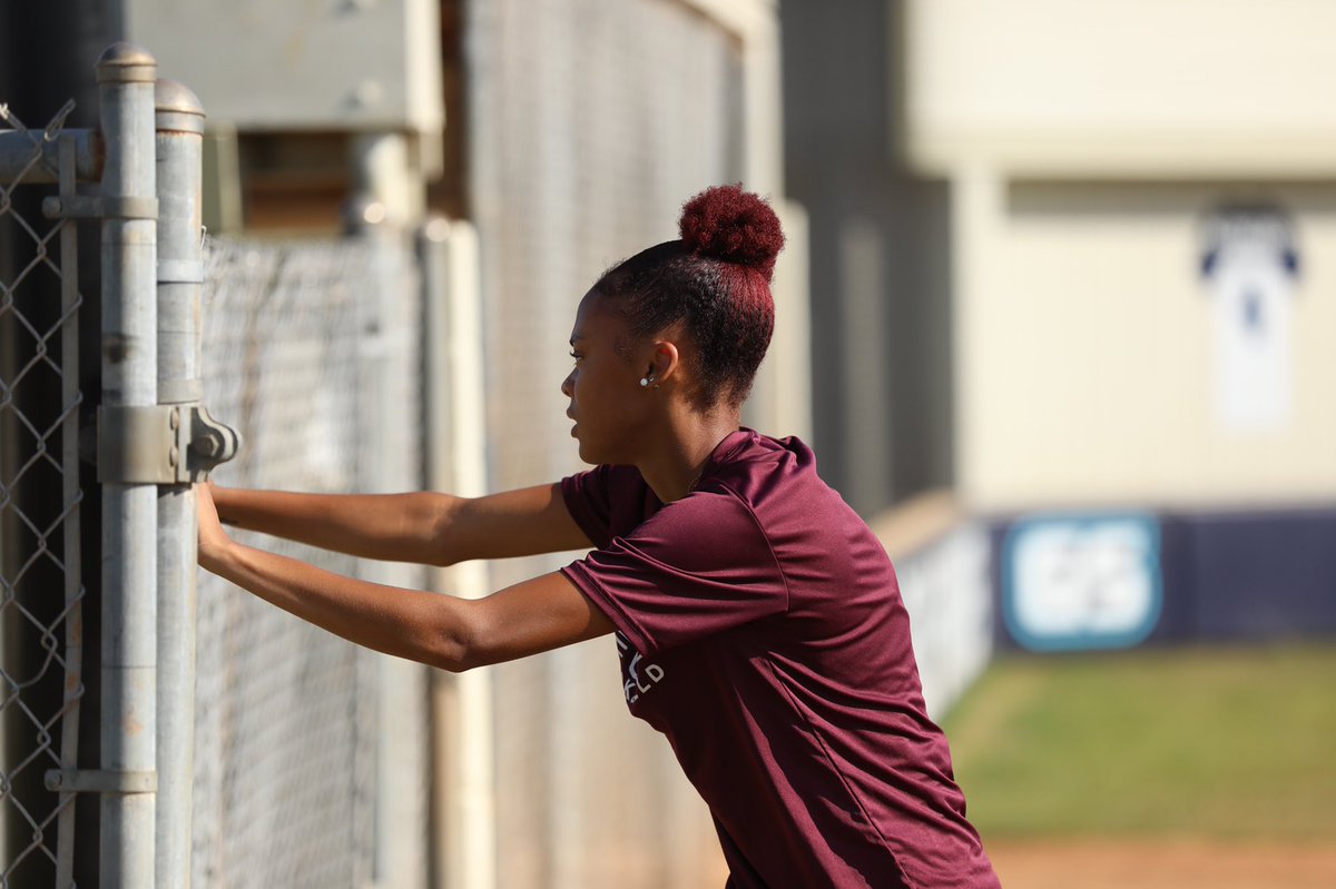 Cville_XCTrack's tweet photo. Haley Payton and is 🔒 in!! She will be jumping in the second flight in the triple jump! 📸

🕠 5:30 CST
📍 Gulf Shores, Ala.
📊 https://t.co/DWiYi38u9R
#️⃣ #WeAreCU #NAIATrack https://t.co/WemLqY3Qo1
