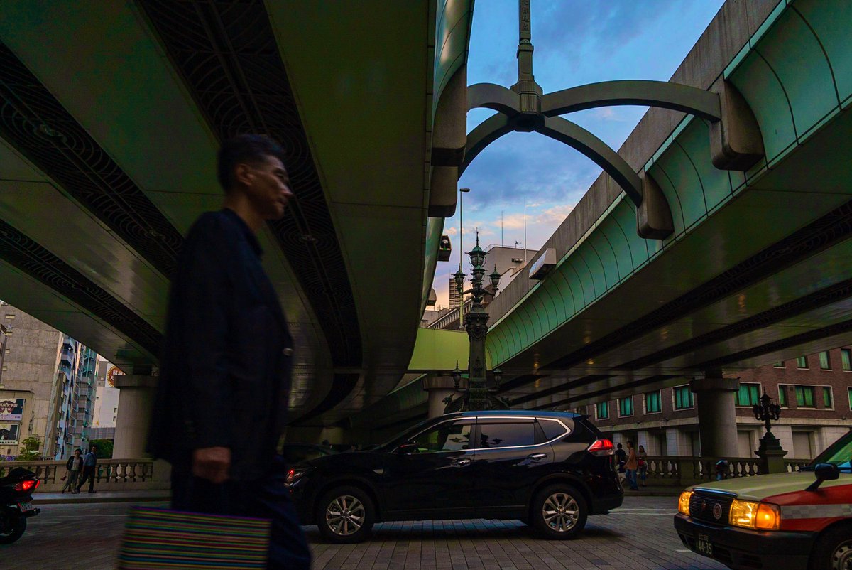 TBurari's tweet photo. Nihonbashi #tokyo #tokyoburari #nihonbashi #日本橋 #tokyo2017 #nihonbashibridge #bridge #sonya7s #bridgephotography #東京ぶらり #jp_gallery #streetphotography #tokyophotography #japanphotography https://t.co/UXce7tCTeL