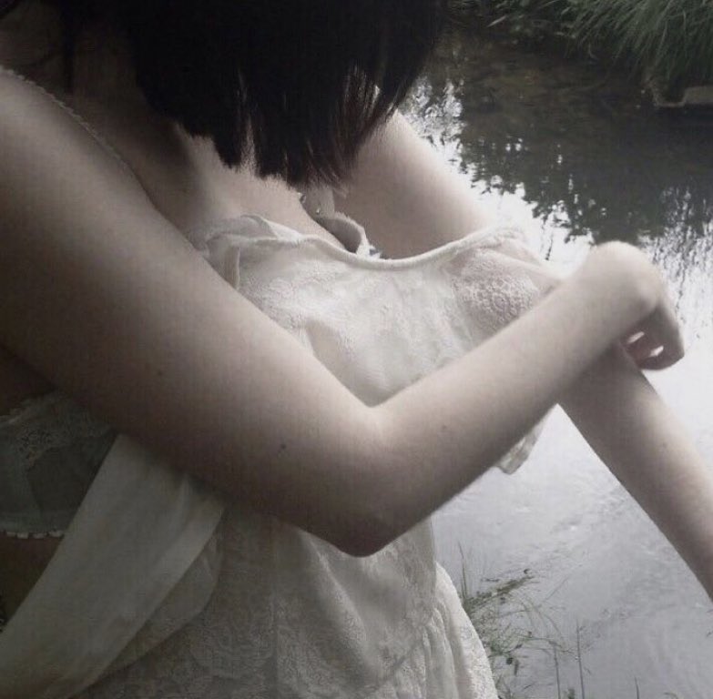 mikaaeelaaa's tweet photo. in need of edtwt moots 🪦
——————————————
*she//her
*14
*thinspo//meanspo//sweetspo//fatspo
*cw:113 // gw : 95
*dms r always open , i <3 new friends https://t.co/z3GcyNOFVE