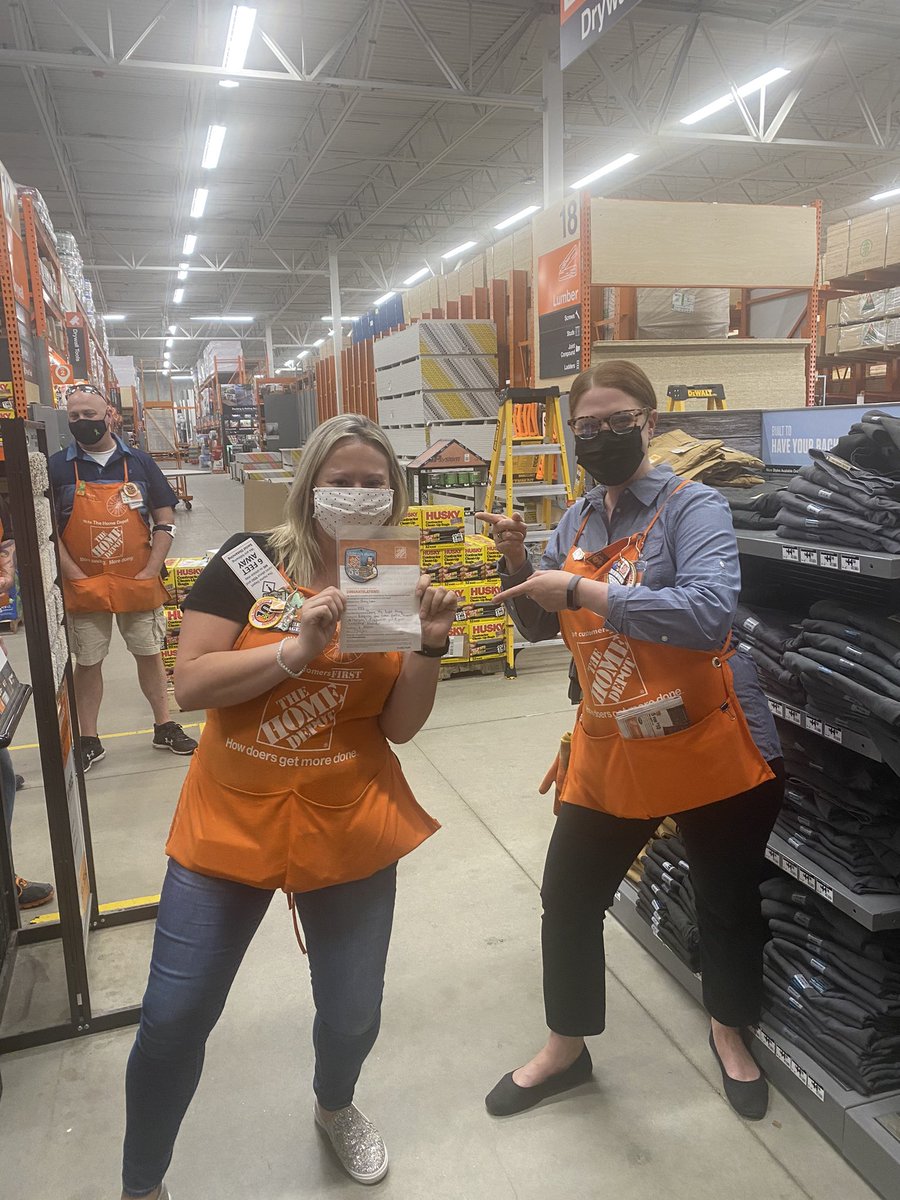 <a href="/8931HomeDepot/">Home Depot 8931</a> our amazingly awesome leader <a href="/AValkavitch/">Amy Lau</a> ...being recognized but our equally awesome DM ...Amy, you rock! <a href="/NicoletteH17/">Nicolette Harris</a> 🌸#femalesinleadership #D71InItToWinIt @NEProud <a href="/jenns2614/">Jenn ASDS #2614</a> <a href="/JasonArigoni/">Jason Arigoni</a>