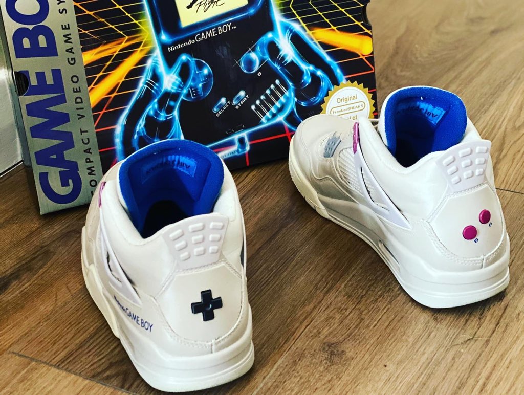 RetroFun_'s tweet photo. Just a little arrival Today 
🔥🔥🔥🔥🔥🔥🔥🔥

Number 5 of 10 pairs made 

FreakerSneaks custom #GameBoy #AirJordan 

With original parts to rear

Photos do not do these justice #RetroGaming https://t.co/Hi9FtA58ct