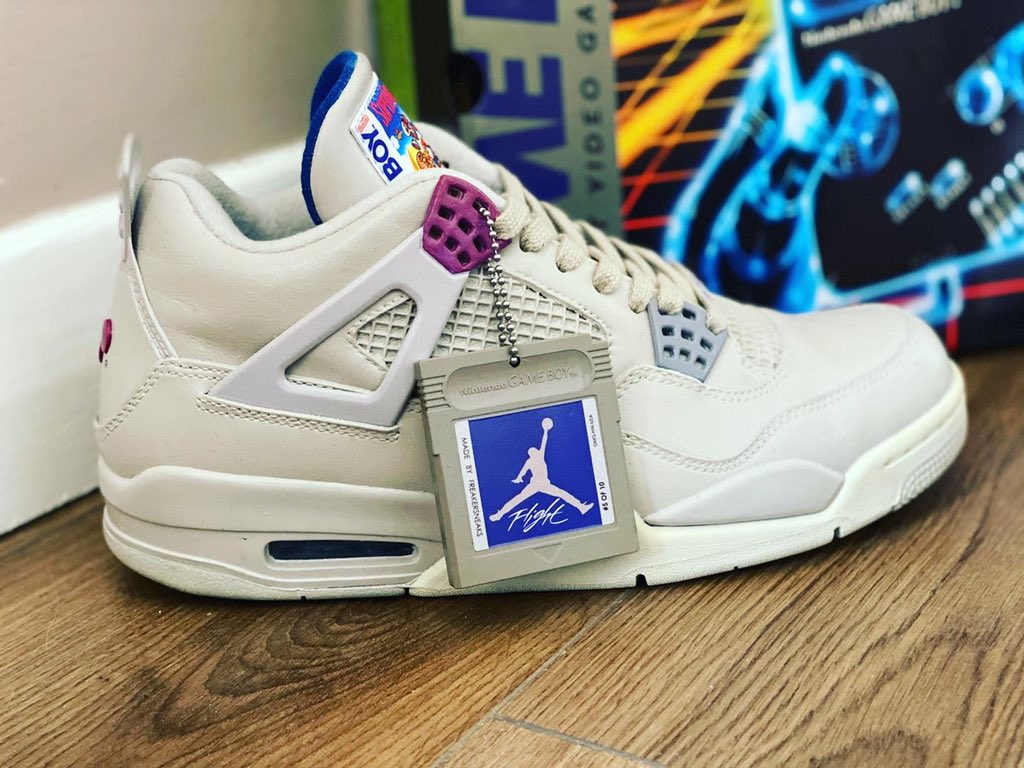 RetroFun_'s tweet photo. Just a little arrival Today 
🔥🔥🔥🔥🔥🔥🔥🔥

Number 5 of 10 pairs made 

FreakerSneaks custom #GameBoy #AirJordan 

With original parts to rear

Photos do not do these justice #RetroGaming https://t.co/Hi9FtA58ct